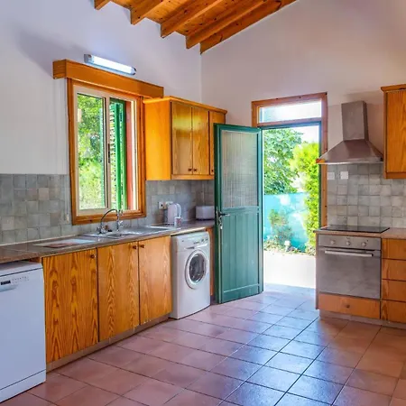 Rosie By וילה Polis