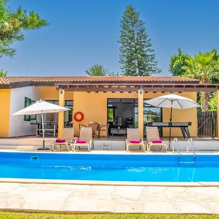 Villa Rosie By Polis