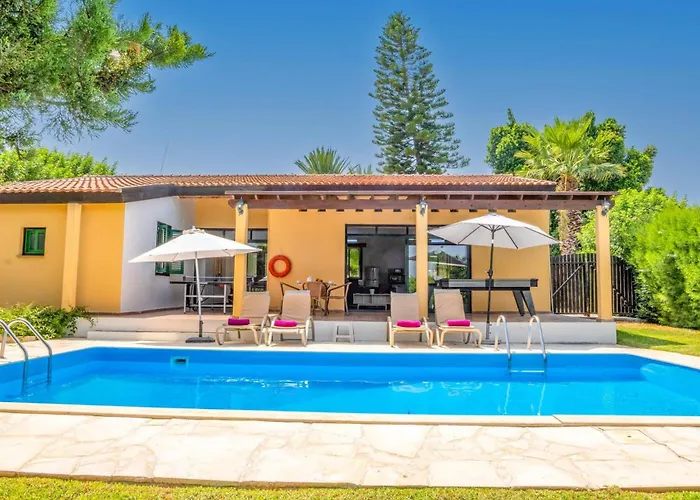 Villa Rosie By Polis